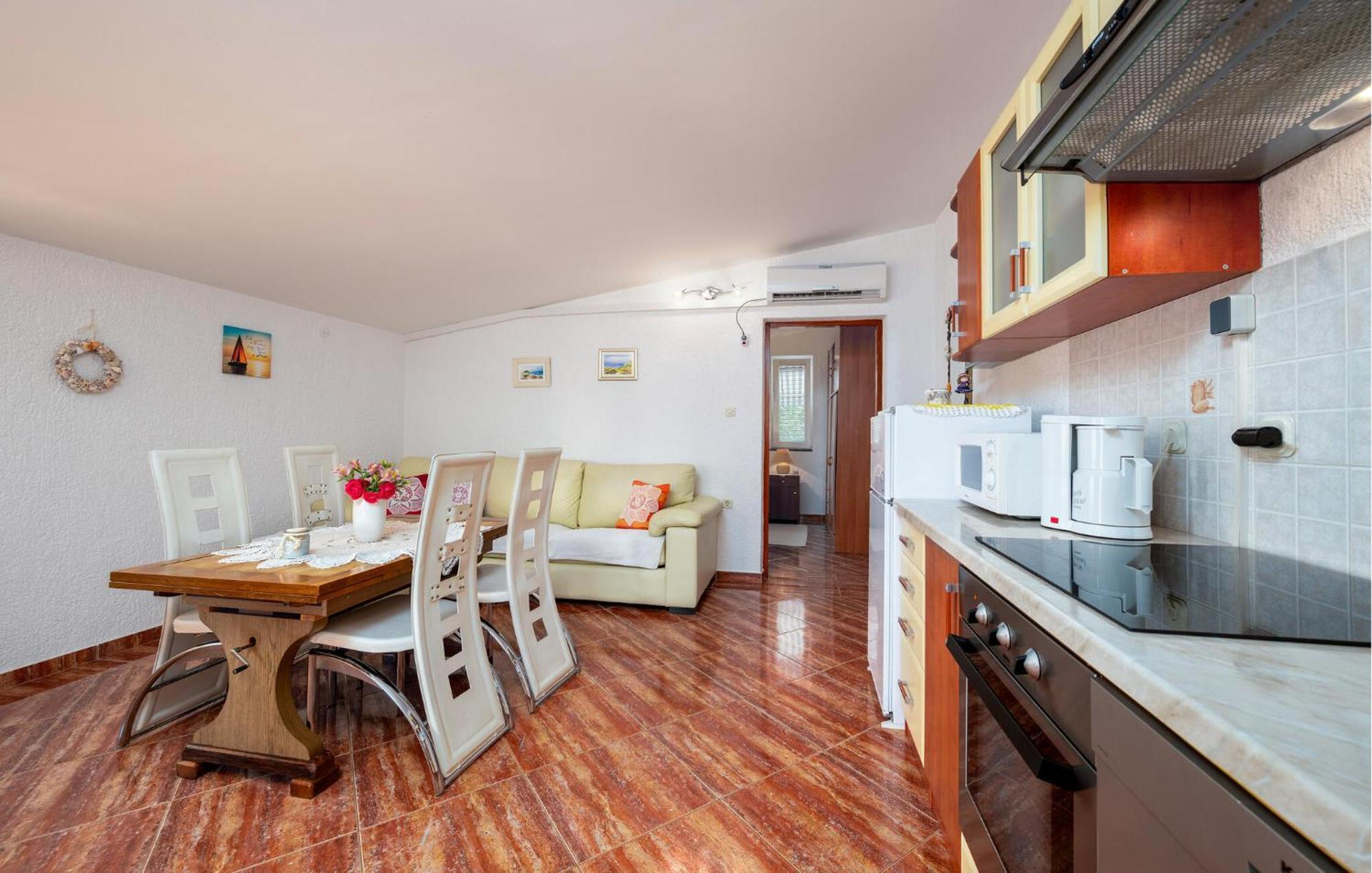 1 Bedroom Beautiful Apartment In Betiga Barbariga Ngoại thất bức ảnh